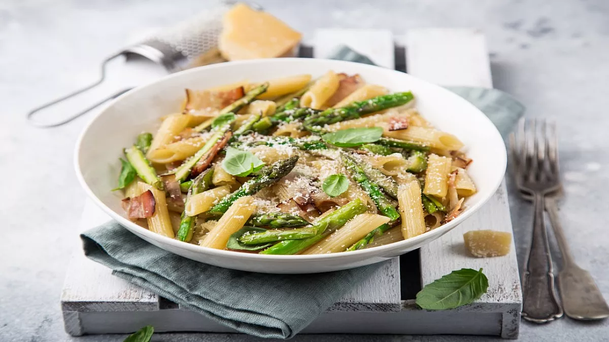 Penne asparagi e prosciutto