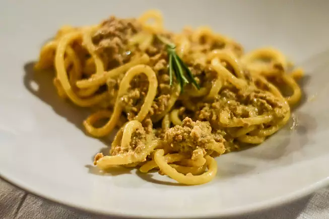 Bigoli in salsa, storia e ricetta