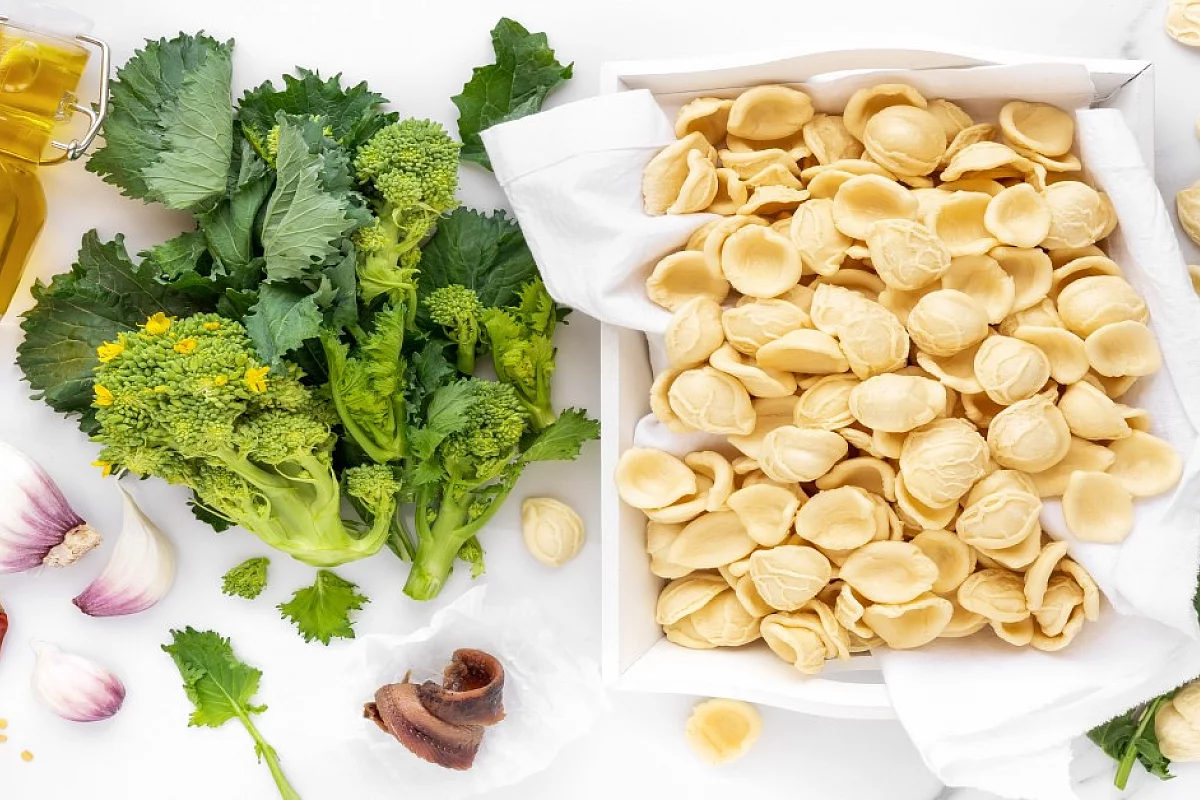 Orecchiette con cime di rapa ingredienti