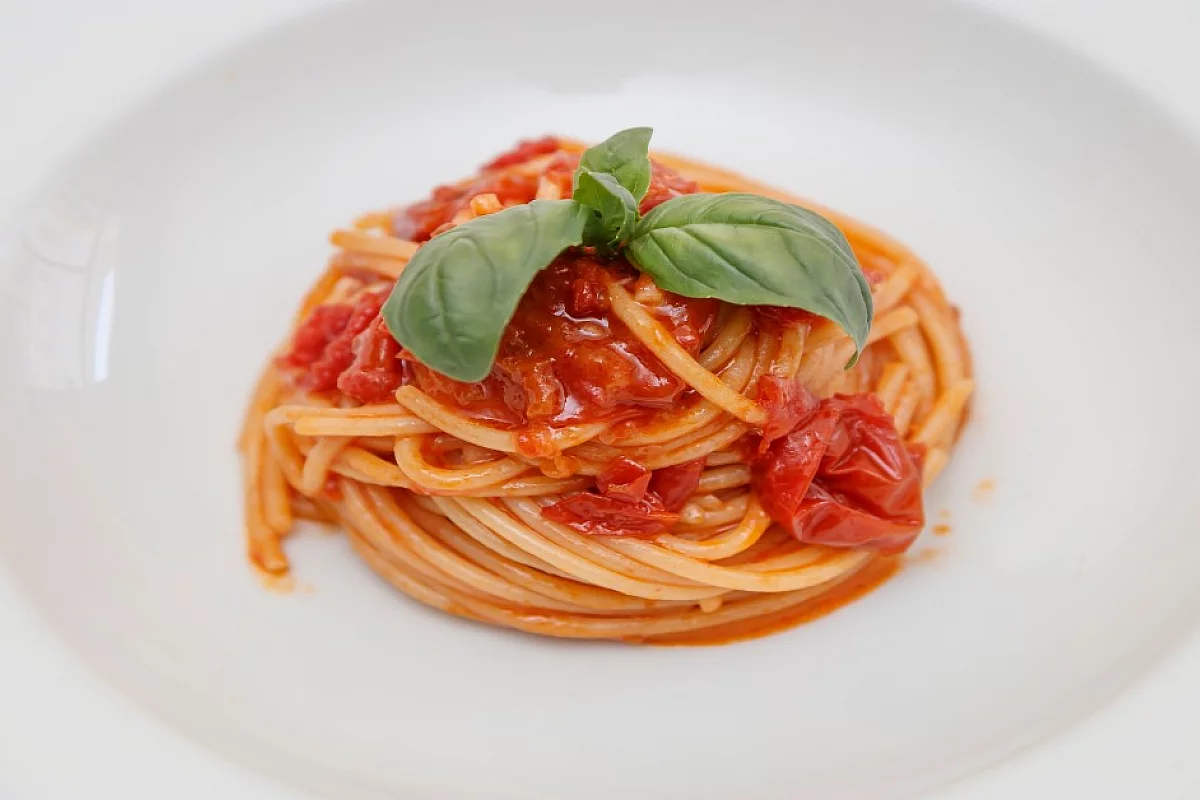 Spaghetti alla chitarra conditi con pomodoro