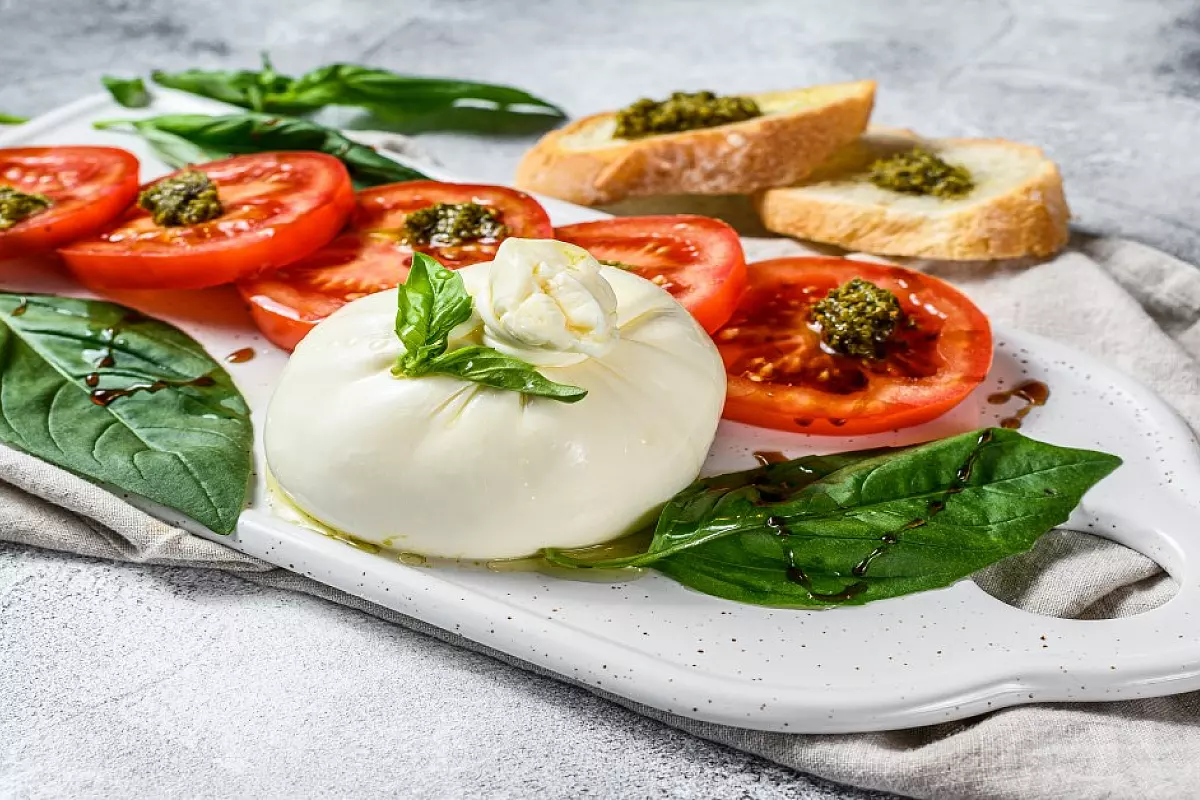 Burrata pesto e pomodori