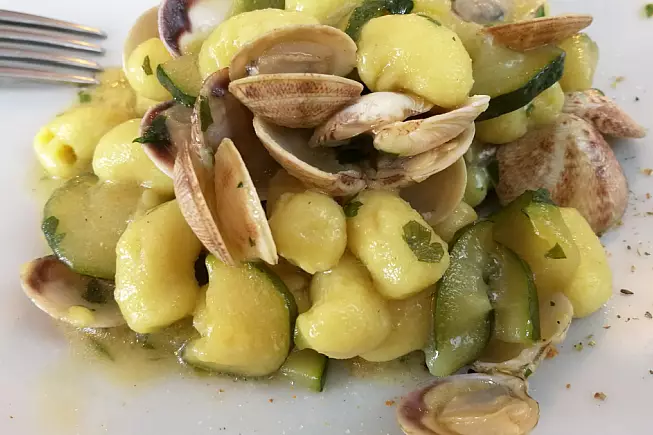 gnocchi vongole e zucchine