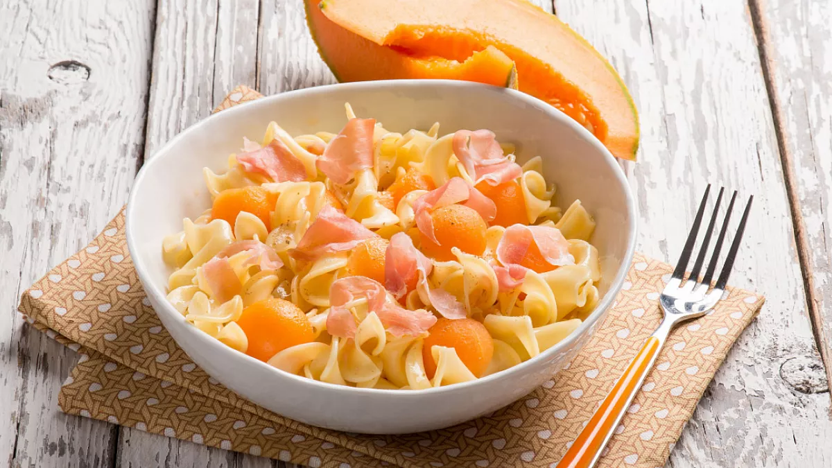 insalata di pasta fredda e melone