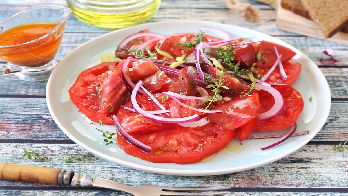 Insalata di pomodori e cipolle di Tropea