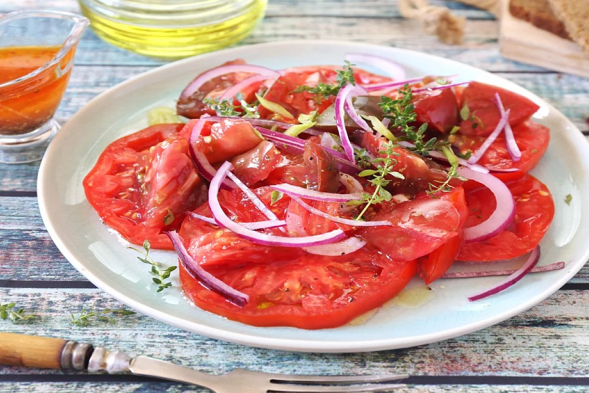 Insalata di pomodori e cipolle di Tropea