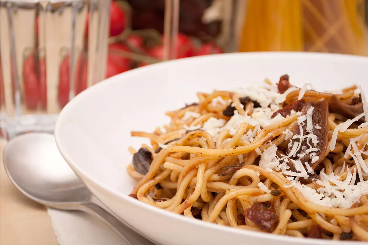 pasta pomodori secchi alici