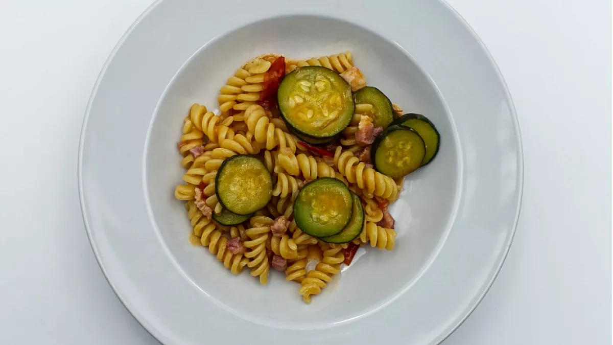 pasta zucchine speck