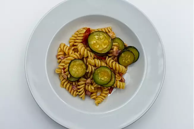 pasta zucchine speck