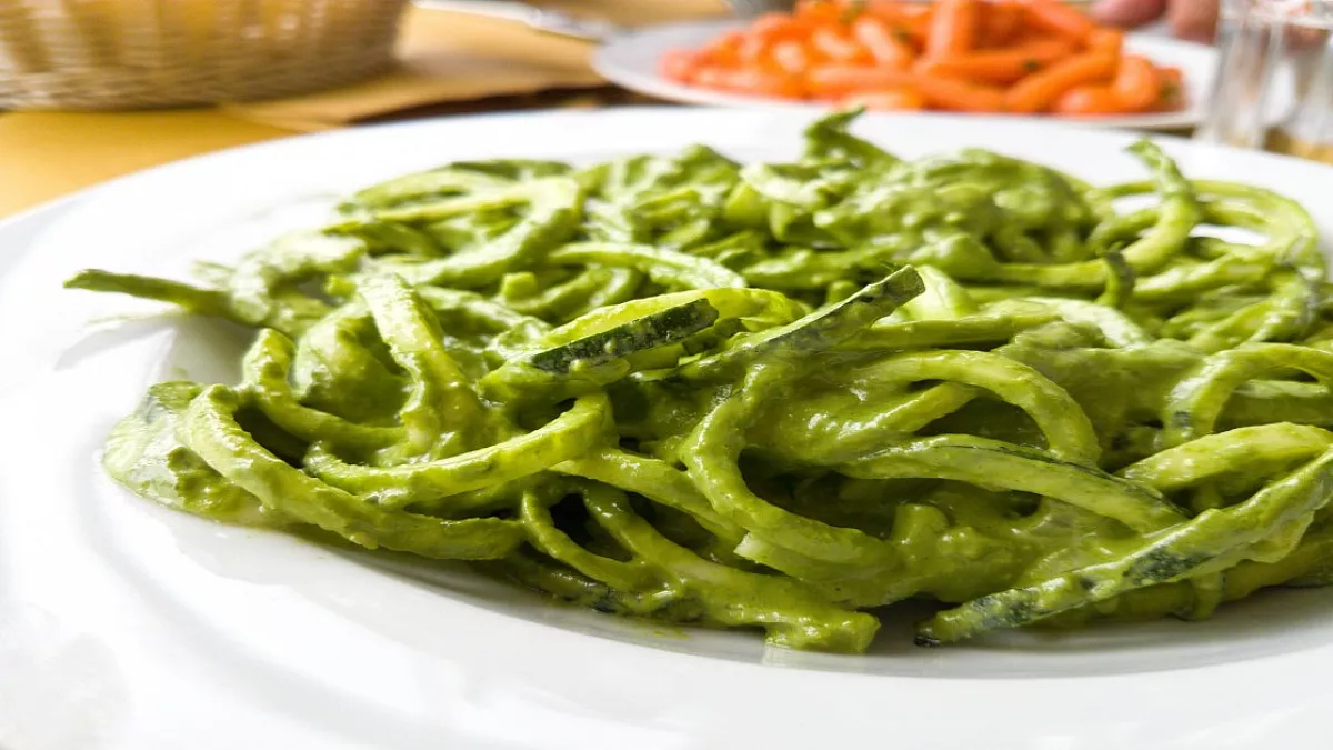 Pasta al pesto di zucchine