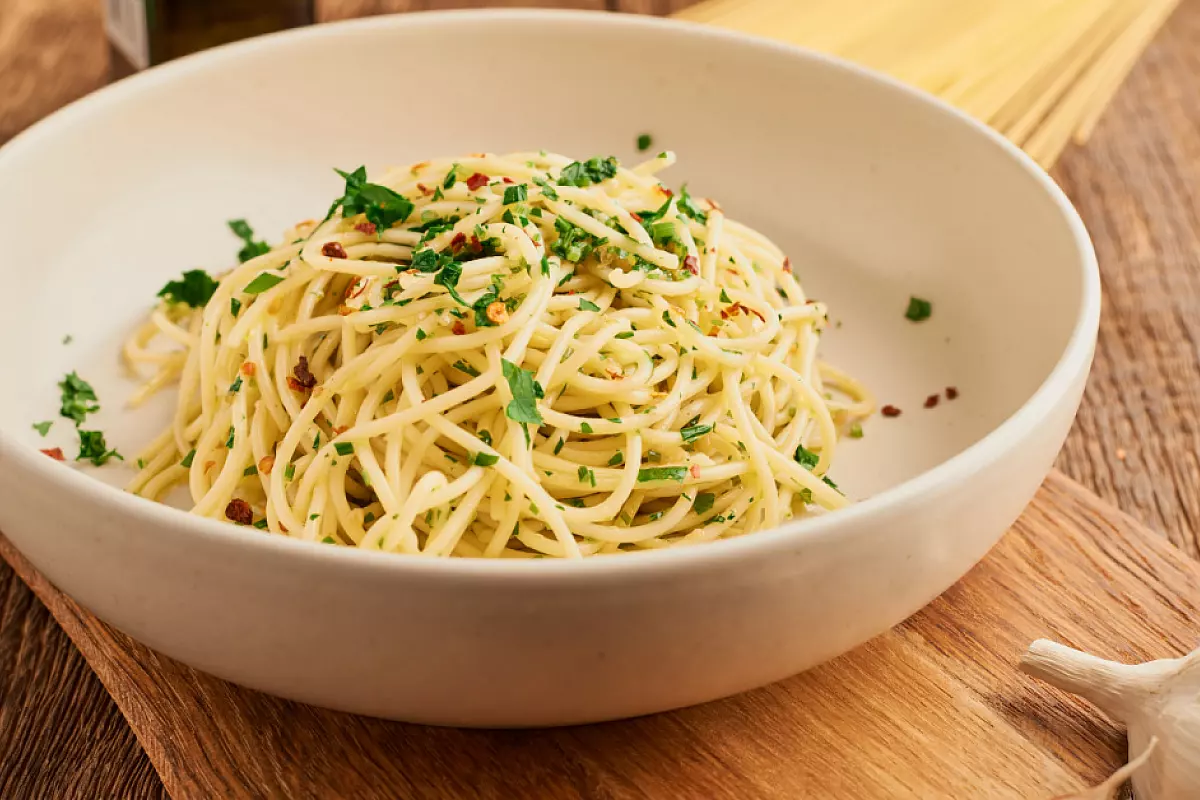 spaghetti aglio olio peperoncino