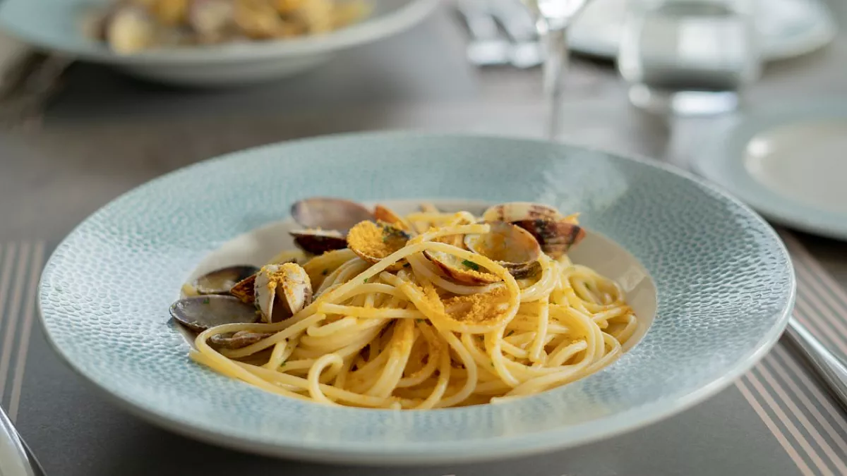 Spaghetti alle vongole e bottarga