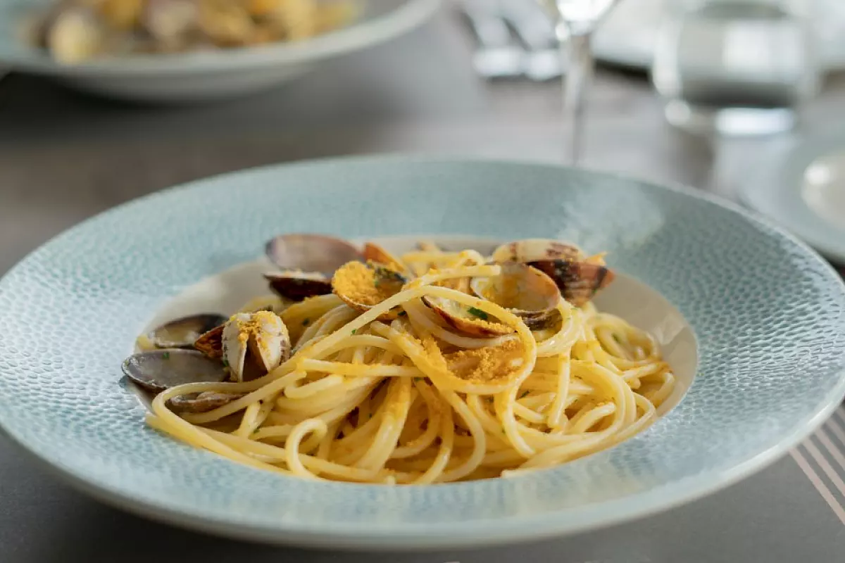 Spaghetti alle vongole e bottarga