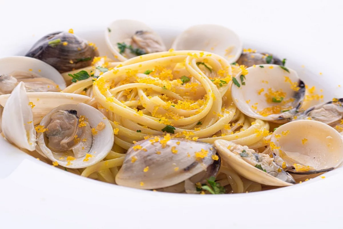 Spaghetti alle vongole e bottarga