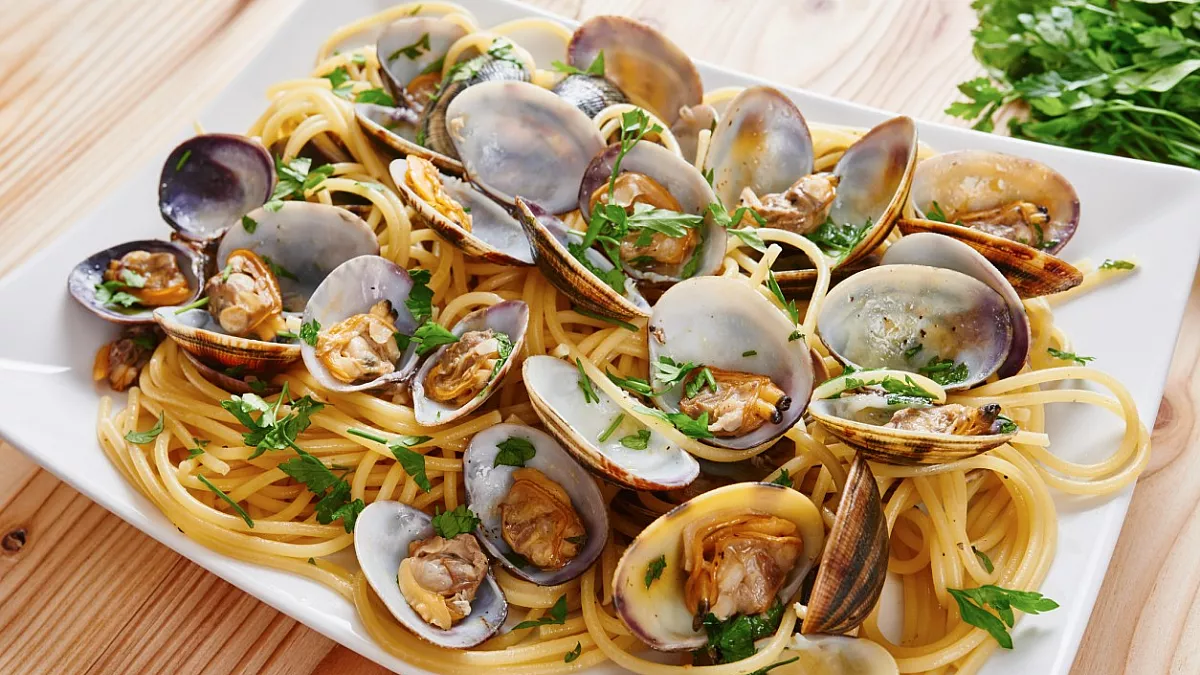 Spaghetti con vongole e nduja