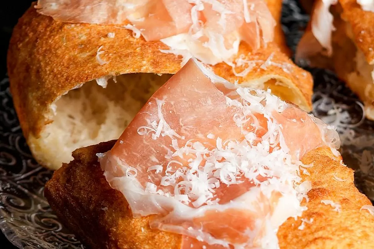 pizza fritta a napoli rione sanità