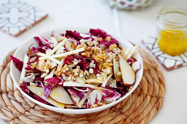 Insalata di radicchio, mele e noci