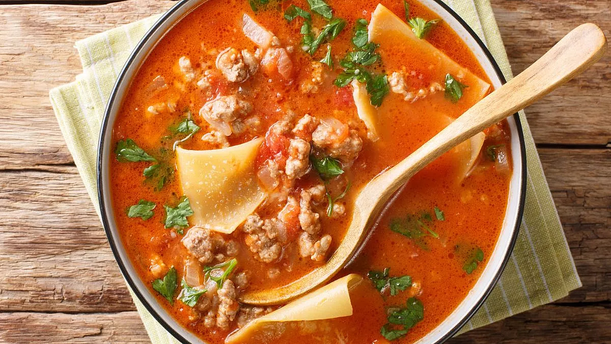 Lasagna Soup il trend di TikTok che ha sconvolto l'iconico piatto italiano