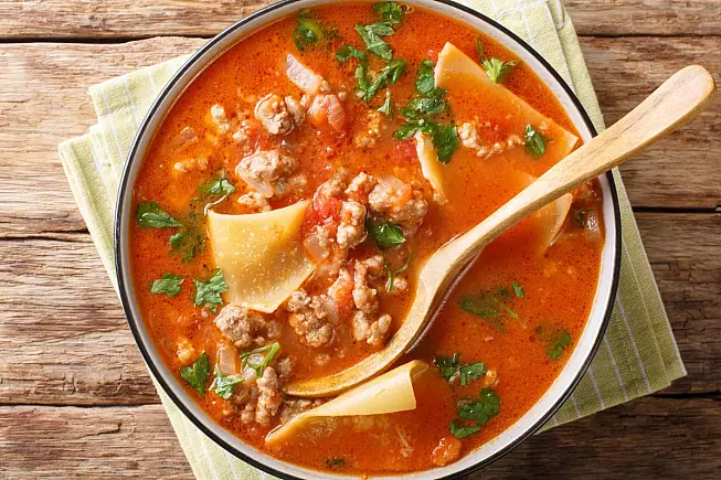 Lasagna Soup il trend di TikTok che ha sconvolto l'iconico piatto italiano