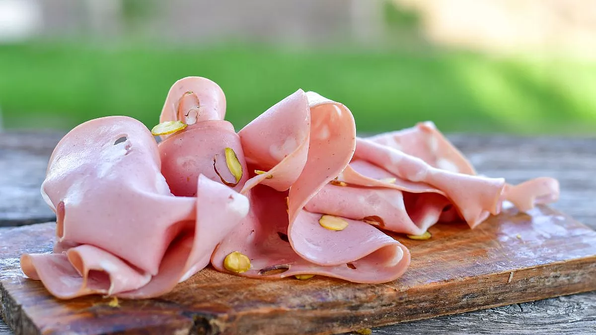 Mortadella il viaggio di un salume italiano dalla tradizione locale alla fama globale