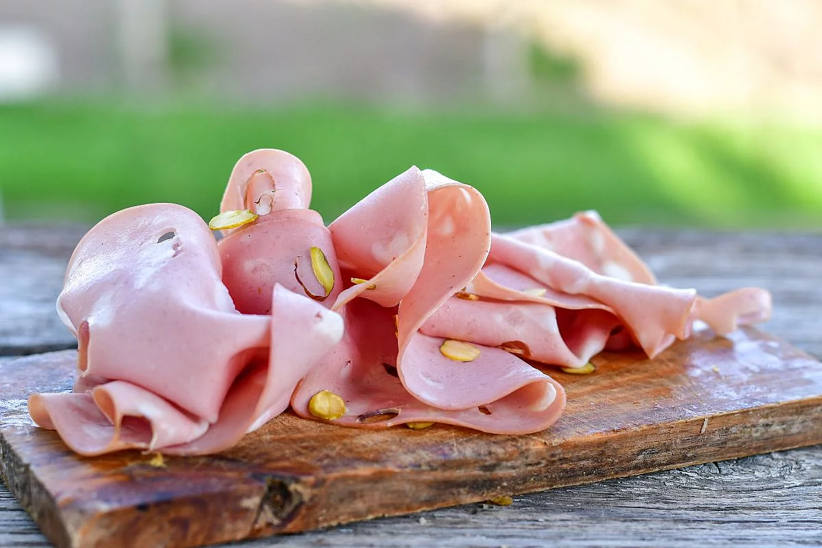 Mortadella il viaggio di un salume italiano dalla tradizione locale alla fama globale