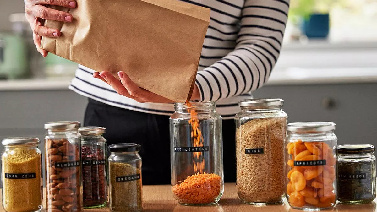 Ridurre la plastica in cucina: consigli utili per una conservazione alimentare sostenibile