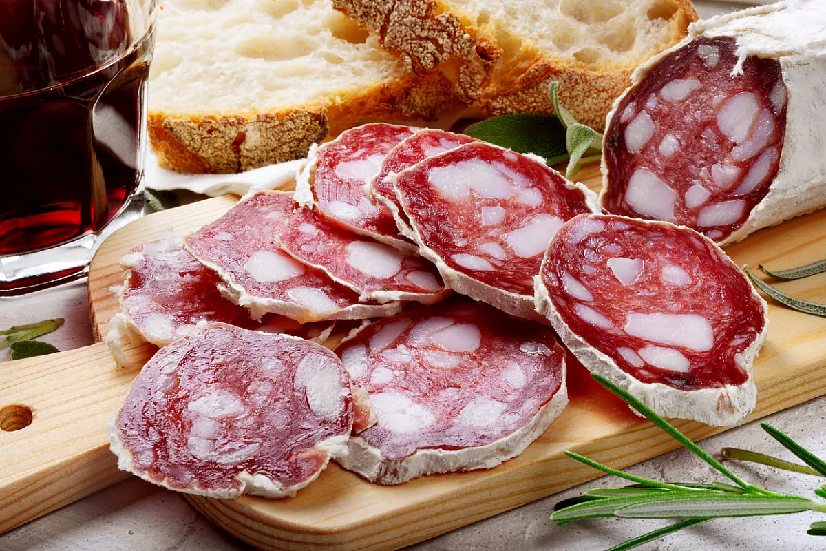 I Salamini Italiani alla Cacciatora DOP: Un Patrimonio di Sapori