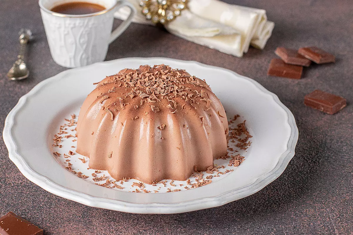 Un delizioso Biancomangiare in una sua variante al cioccolato
