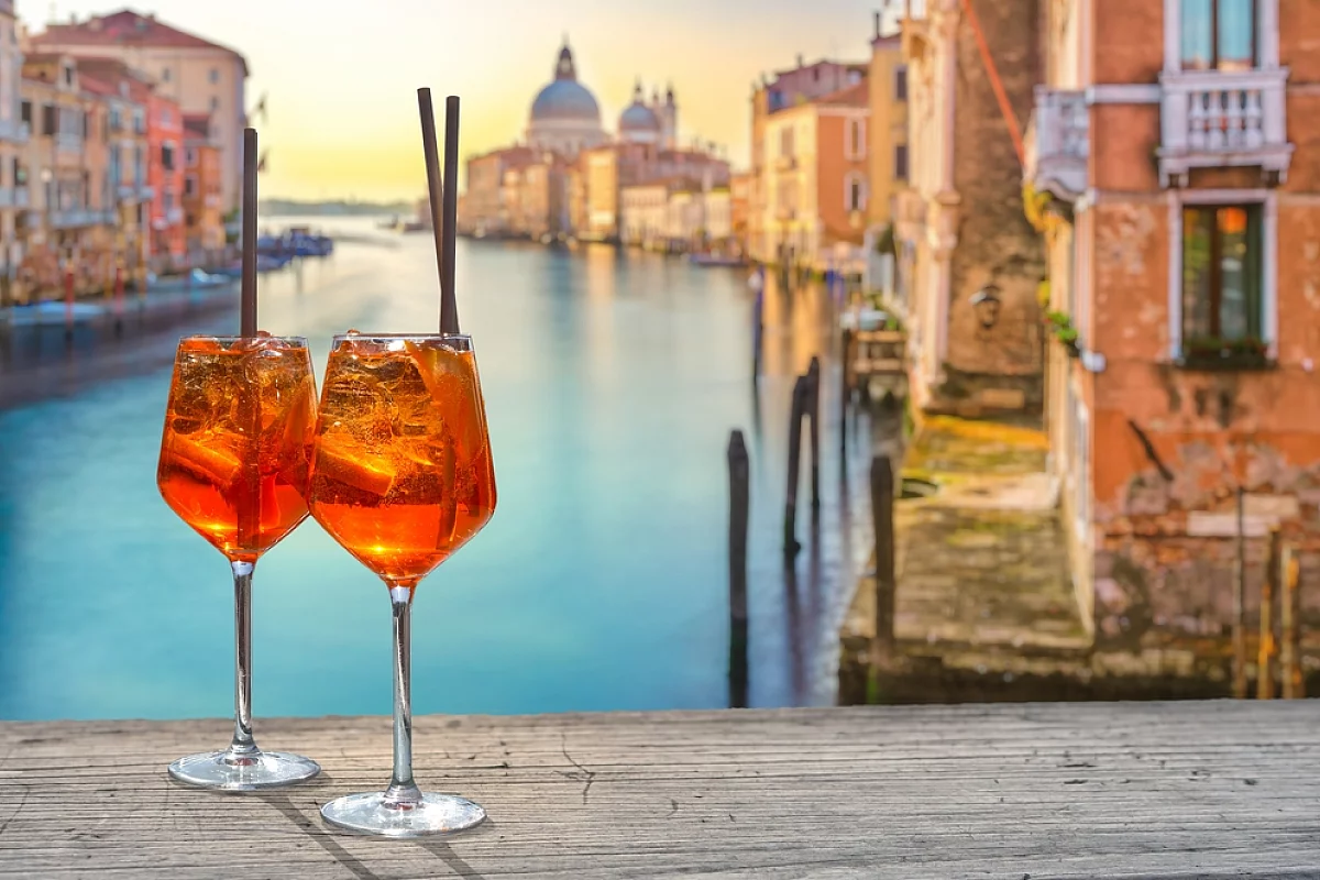 Two,Aperol,Spritz,In,Venice,,In,The,Background,The,View
