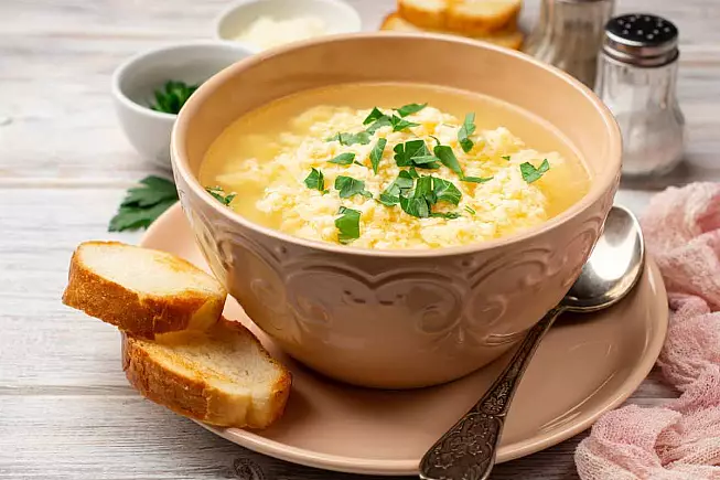 La zuppa stracciatella