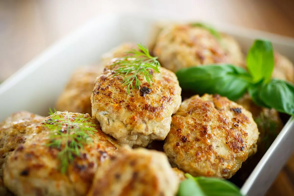 Polpette di pane pugliese in terrina