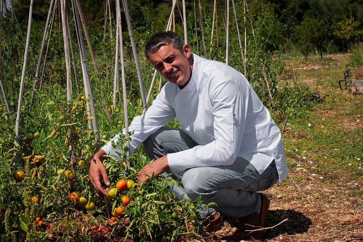 Chef Pasquale Martinelli che parla di pomodori