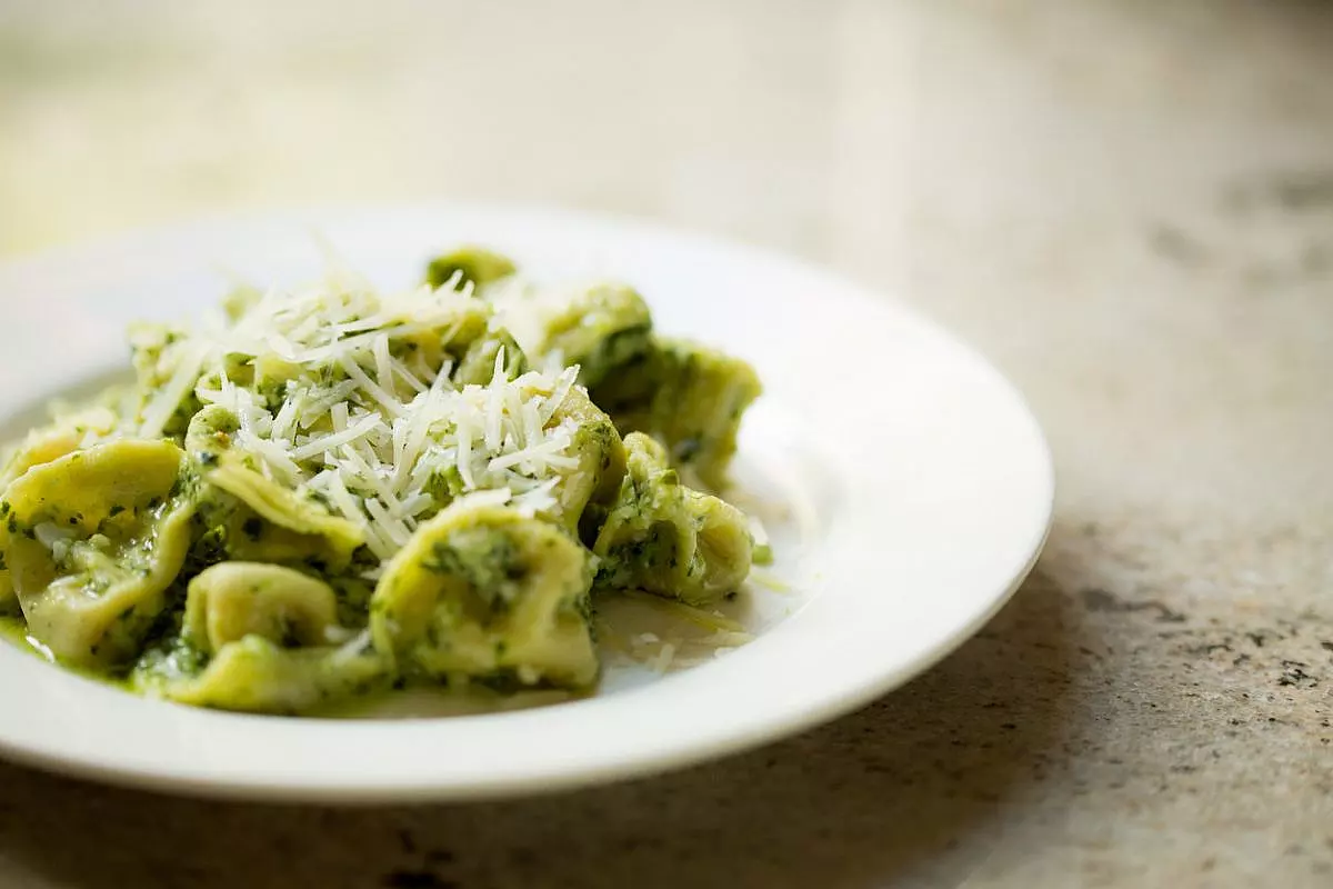 Tortellini pesto di pistacchi e parmigiano