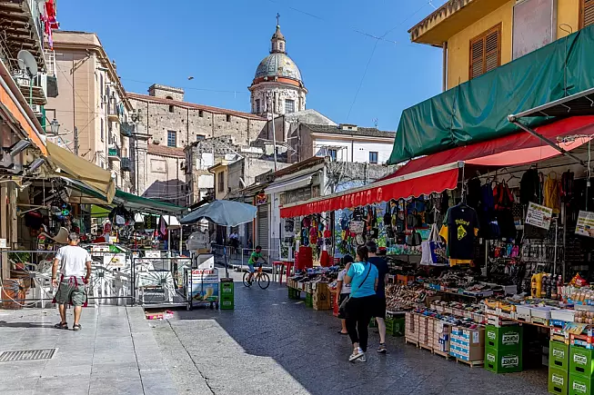 foto Jerome LABOUYRIE/Shutterstock.com - solo uso editoriale
