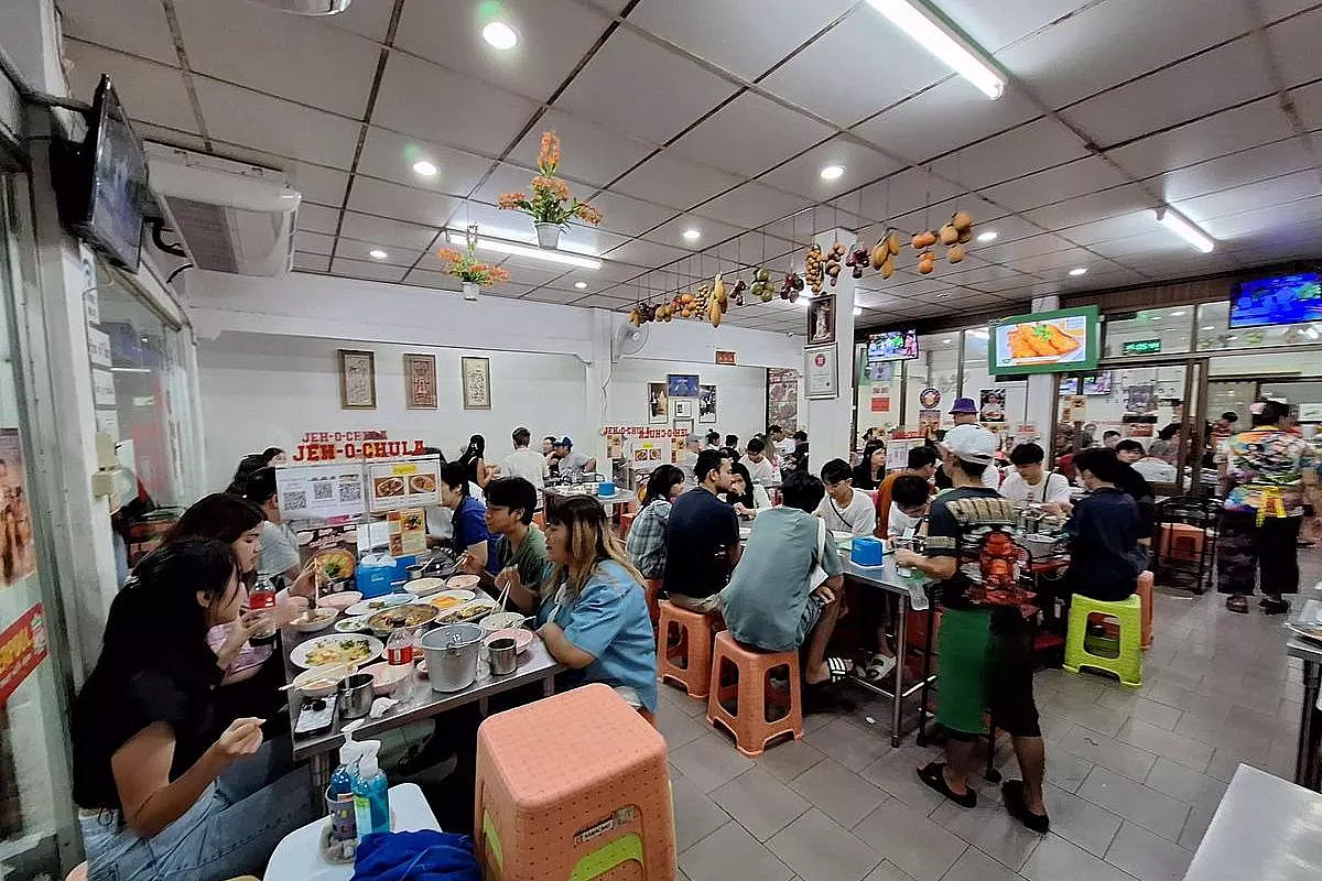 Interno di un ristorante di Bangkok chiamato Jeh O Chula