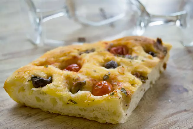 Focaccia barese, la focaccia da provare in Puglia