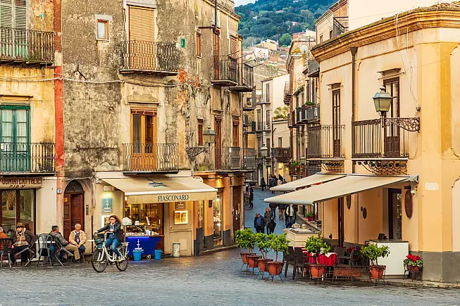 Castelbuono, Sicilia, dove si produce la manna