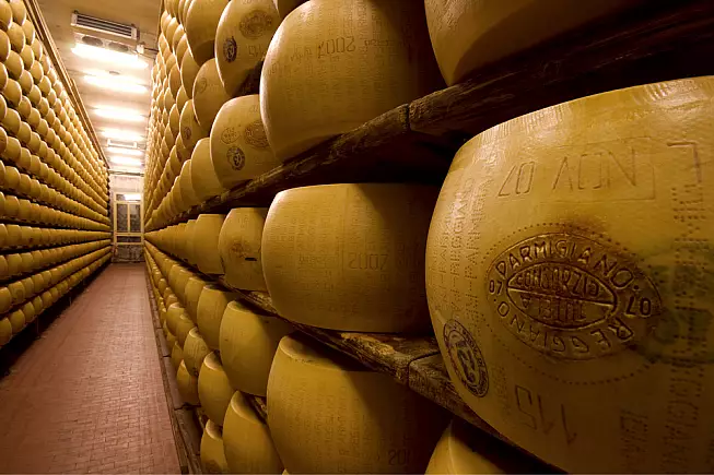 Parmigiano Reggiano, Caseifici Aperti