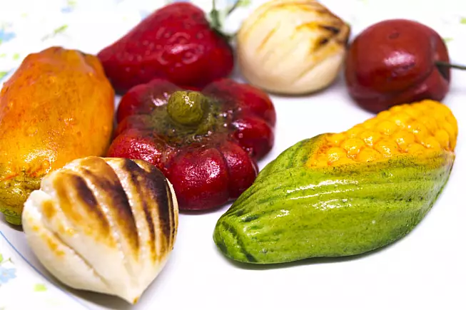 Frutta martorana di pasta reale
