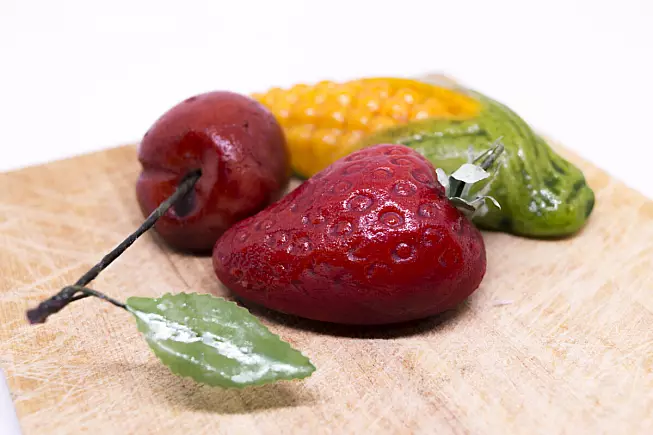 Frutta martorana di pasta reale