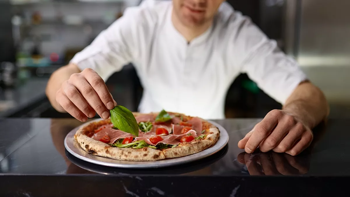 Basilico sulla pizza