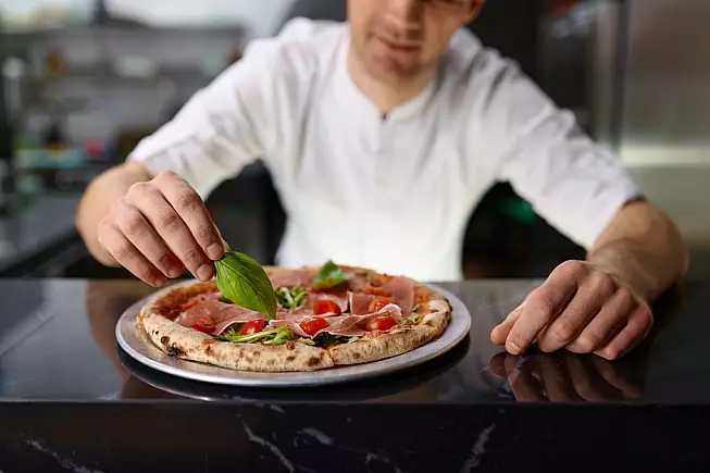 Basilico sulla pizza