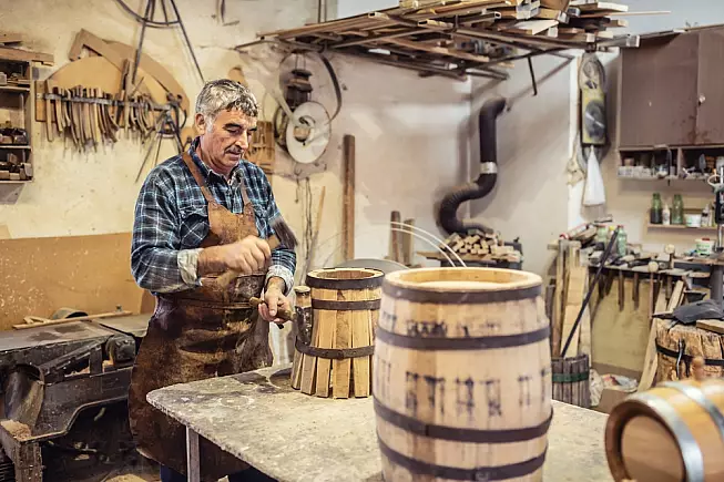 Produzione artigianale di botti
