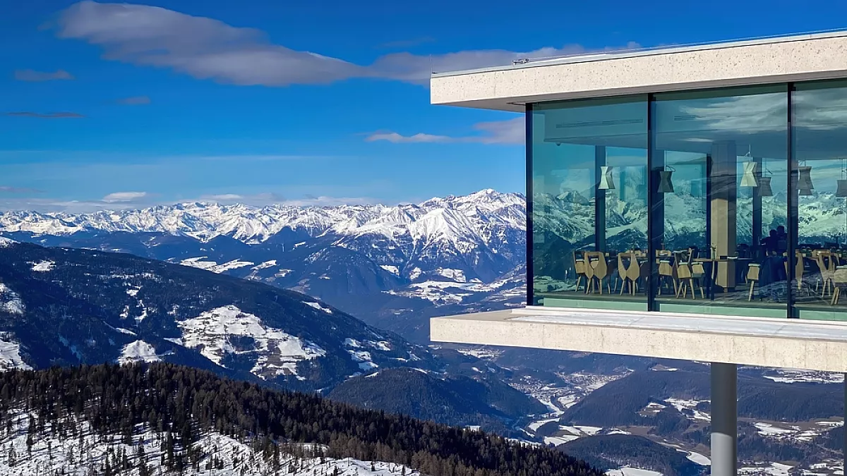 AlpINN [foto copertina @A. Emson / Shutterstock.com / solo uso editoriale]