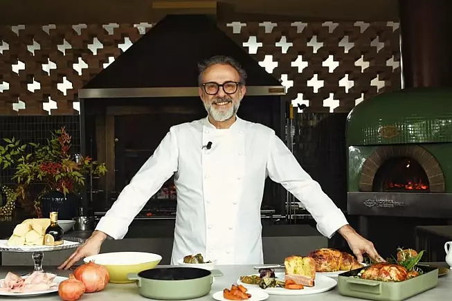 Massimo Bottura nella canzone Come un Tuono di Rose Villain