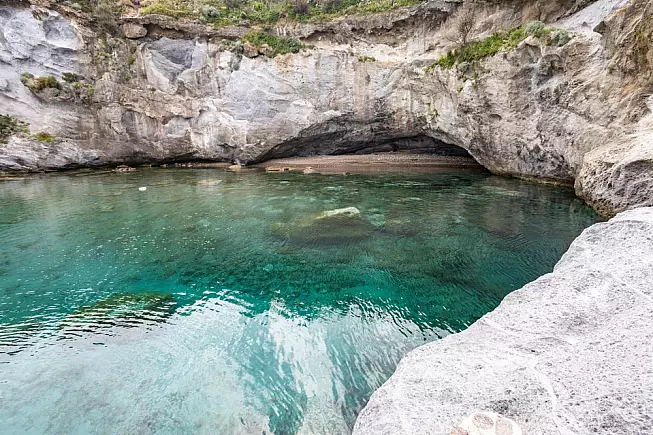 Ponza, Cala Feola