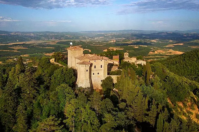 Castello di Fighine, borgo