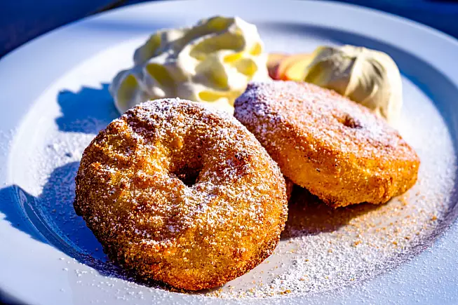 Apfelkiachl, frittelle di mele dell'Alto Adige