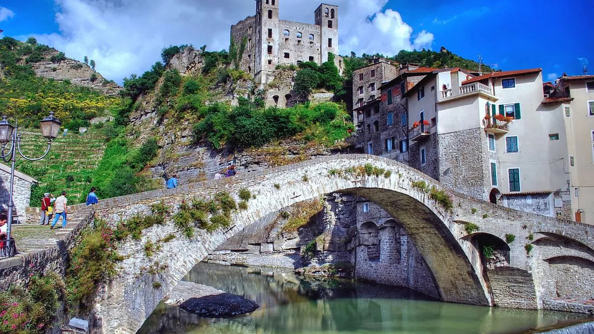 [foto copertina @Kirk Fisher/Shutterstock.com/solo uso editoriale]
