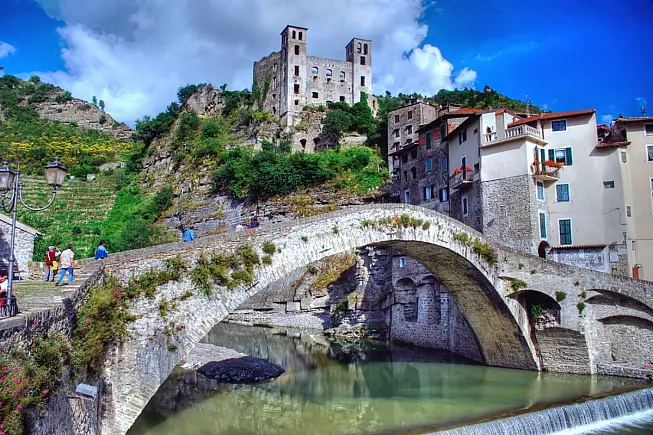 [foto copertina @Kirk Fisher/Shutterstock.com/solo uso editoriale]