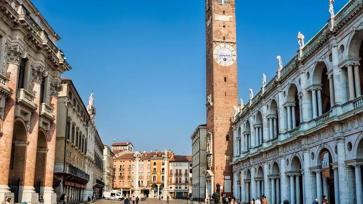 foto @ArTono/Shutterstock.com/solo uso editoriale